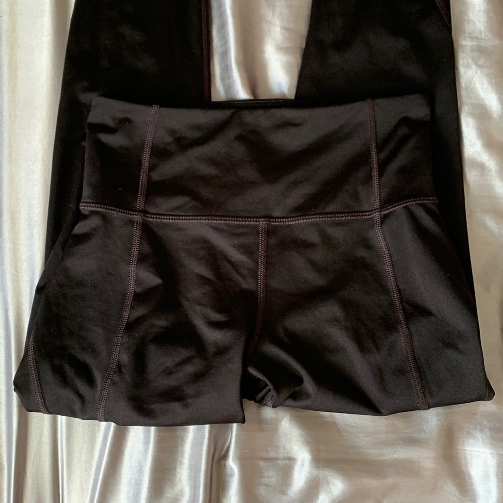 Black workout leggings